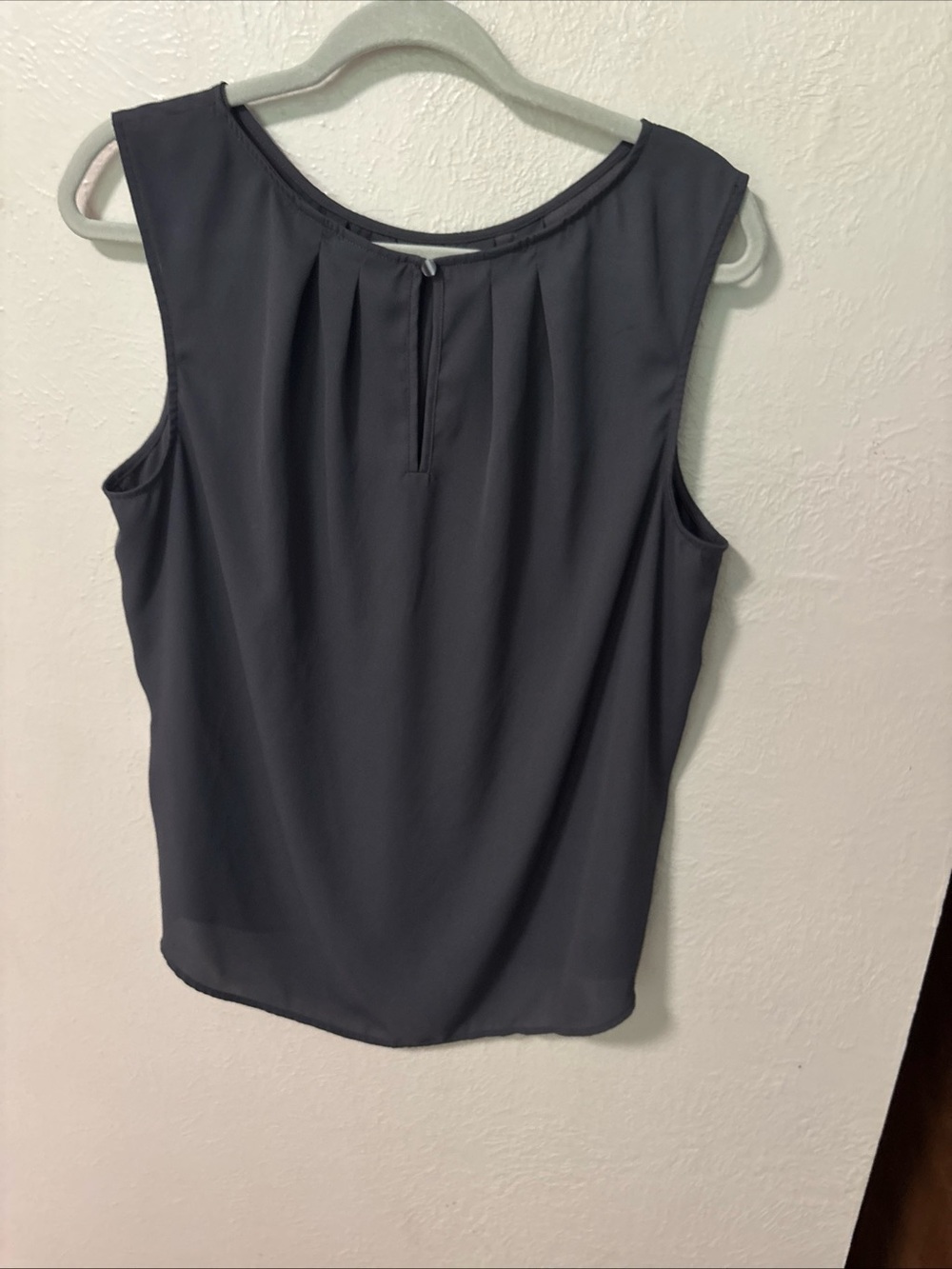 Worthington Sleeveless Pleated Keyhole Blouse - Charcoal